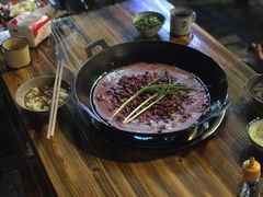 红锅-周幺妹重庆老火锅(银泰城总店)