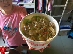 咖喱牛肉盖浇饭-一锅厨东北水饺店(厦大店)