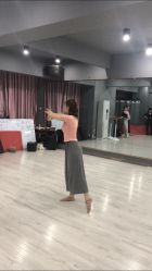 -单色舞蹈