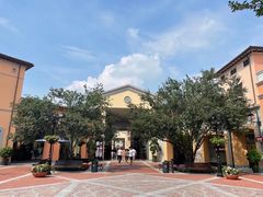 -Longchamp(佛罗伦萨小镇奥特莱斯店)