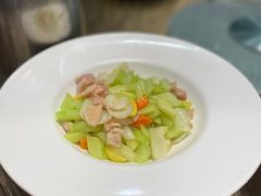 西芹百合炒鸡丁-庄氏祥记家常食府(国瑞建材家居博览中心店)