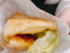 炉烤鸡蛋灌饼-路边摊胡同里(星城商厦店)