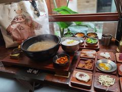 -银米·云南传统过桥米线(双廊黑金冠店)