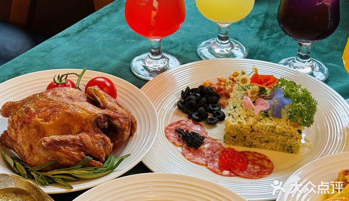 酥皮内嫩是我会喜欢的；沪爷炒饭颜值很高，饭有淡淡香味