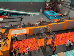 -极限PLAY运动娱乐新世界·团建派对潮玩休闲馆·室内蹦极高空游乐园