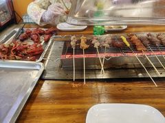 -哈尔滨小酒馆·鲜肉现穿自助烧烤(康新花园店)