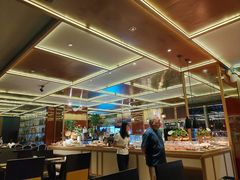 -大中华希尔顿酒店-念自助餐·嗨啤·小龙虾