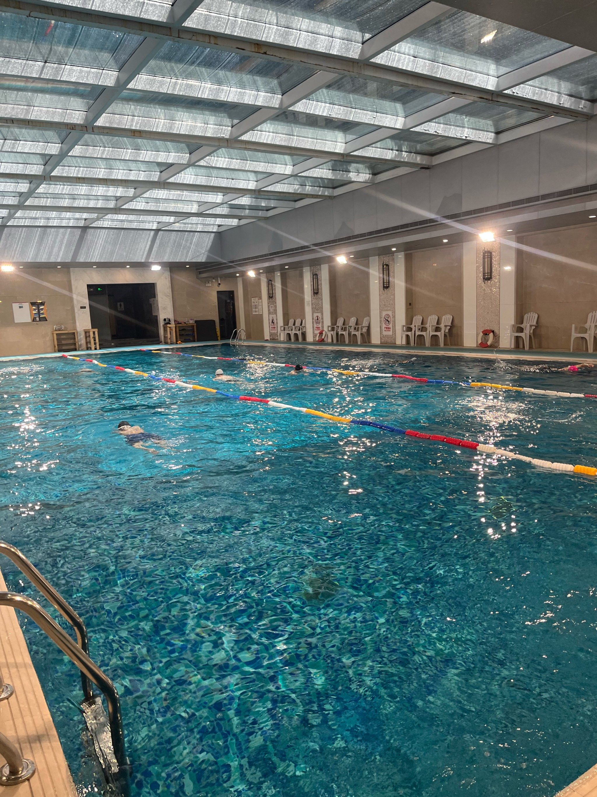 泳池环境不错 水质干净#室内游泳 #每天坚持锻炼会有不一样的收获