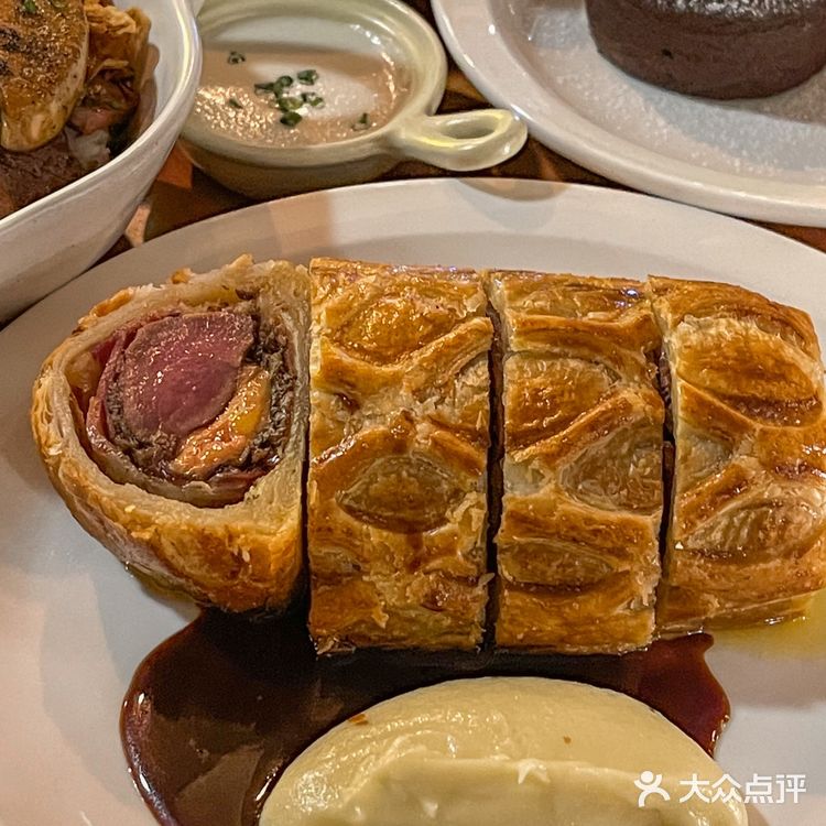 在上海遇到了梦中情饭 黑松露和牛鹅肝饭！🥢 