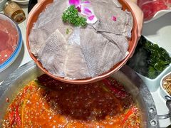 -茅草房·河畔园林火锅
