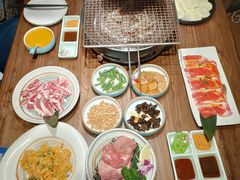 -明洞阿姨·韩式酱蟹烤肉·创意料理(三元桥店)