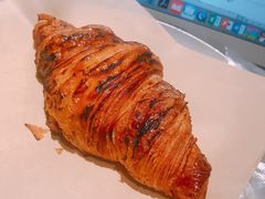 海盐焦糖牛角包-来回·咖啡(天河南店)