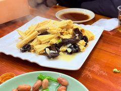 -正宗开封黄家灌汤小笼包子