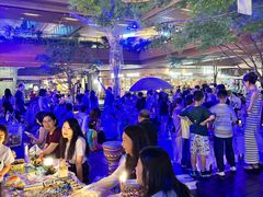 -瑞虹新天地月亮湾