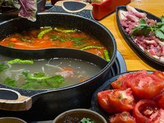 -苗阿哥酸汤牛肉火锅(体育场店)