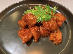 红酒泡沫牛仔粒-荟廷·晶萃(陆家嘴尚悦湾店)