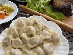 -牧民人家羊粪火自煮手把肉餐馆