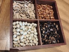 -茅草房·河畔园林火锅