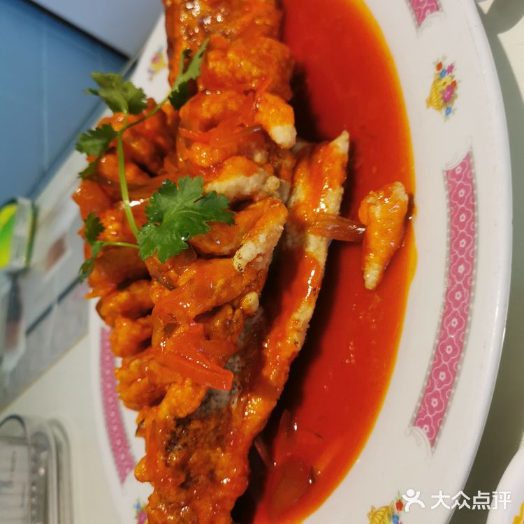 上个月吃过吴系以后，一直对鸡爪念念不忘，这次又跟闺蜜