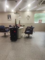 -PE SALON