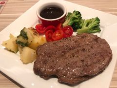甄选嫩肩牛排-必胜客(世欧广场店)