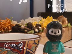 -尚尚仙·酸汤猪手·猪肚鸡火锅(华联万柳购物中心店)