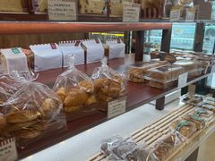 -红宝石·鲜奶小方·海派西点房(南丹店)