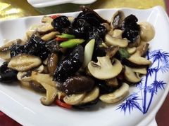 -美味海鲜大排档(明发美食地标店)