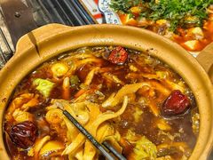 -李双猪·小龙虾·烧烤·羊肉煲(乐山店)