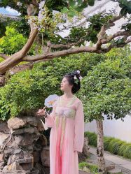 -一揽芳华汉服旗袍体验馆(拙政园店)