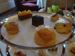 红丝绒下午茶-Salon de Ville浦江汇(上海外滩华尔道夫酒店店)