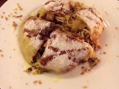 鸡肉杏仁卷-Tajine Moroccan塔金摩洛哥中东餐厅