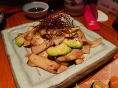 牛油果杏鲍鱼菇黄油烧-醉虎传(南锣鼓巷店)