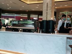 -星巴克臻选(深圳龙华红山天虹店)
