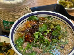 -云阿蛮云南生烫牛肉米线(奉贤路店)