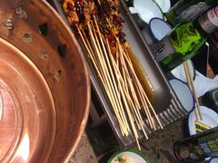 -沪小二炭火蛙锅(淮海中路美食不夜城店)