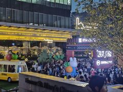 -星巴克(上海长宁来福士1F店)