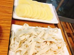 刀削面-陆记牛庄·碳锅龙虾烧烤(爱上花园店)