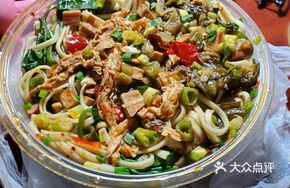 Spicy Chicken Noodles with Pork Sauce