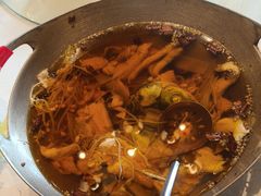 -鑫巴蜀小镇 · 水煮鱼专研店(玉桥店)