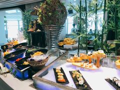 -亚洲国际大酒店·云顶阁旋转自助餐厅