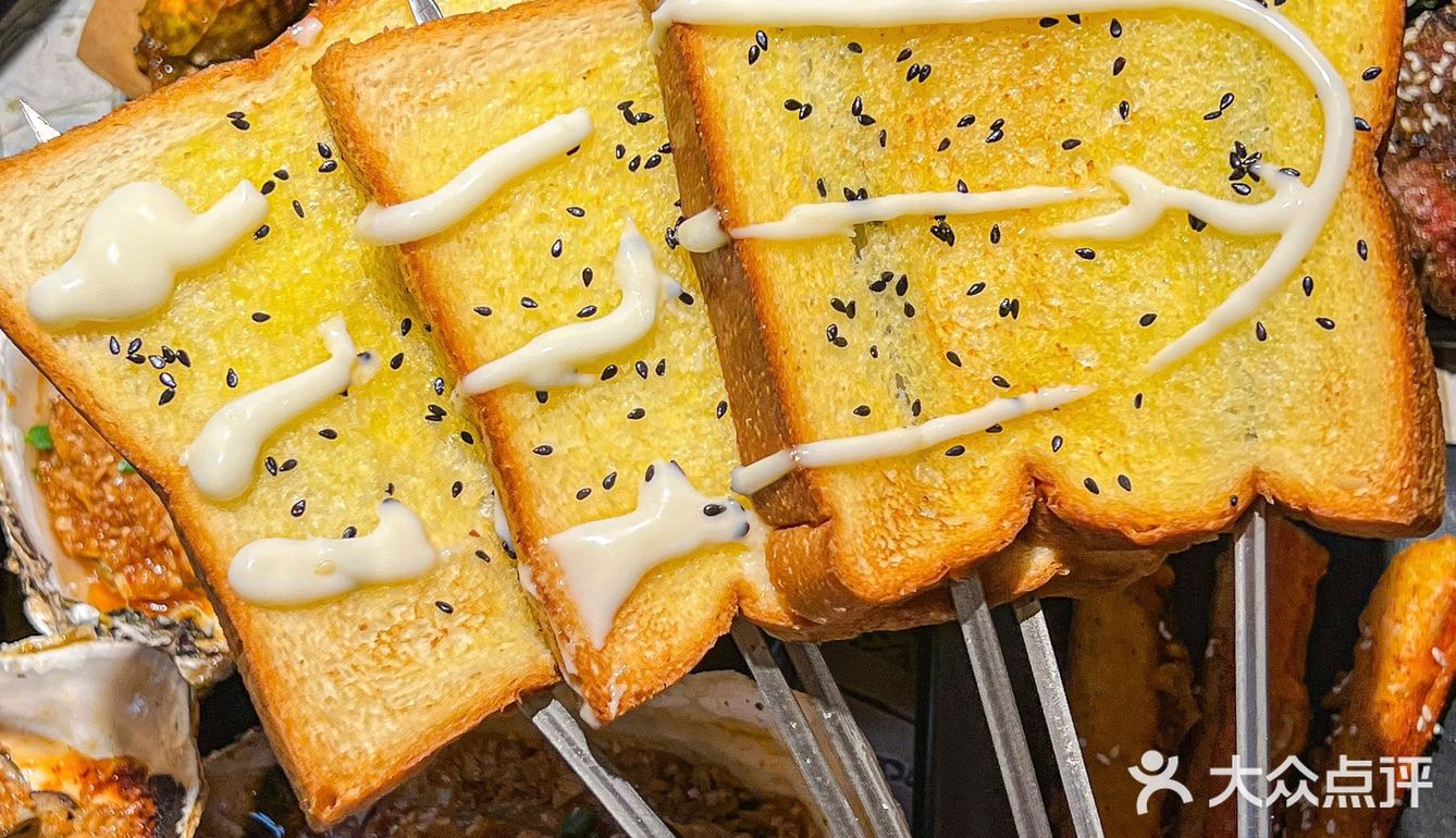 武汉本地人才去的宝藏老店‼️年糕烧螃蟹馋晕