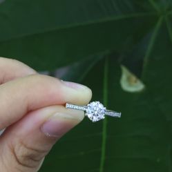 -威德钻石-克拉钻大本营(南京东路店)