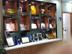 -茂菊口腔连锁(浦东南路店)