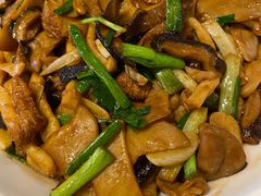 橄榄油炒三种蘑菇-西贝莜面村(双井店)