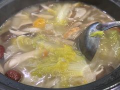 -香巴拉云南餐厅(华莱坞店)