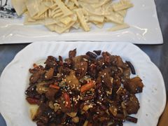 -蔼若春.传承三十年云南菜(金碧公园店)