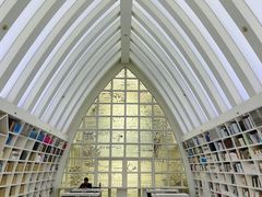 -钟书阁(松江泰晤士小镇店)