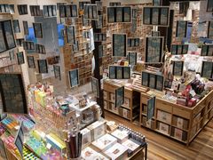 -猫的天空之城概念书店(杭州南宋御街店)