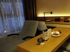 -优逸酒店(柳州窑埠古镇万象城店)